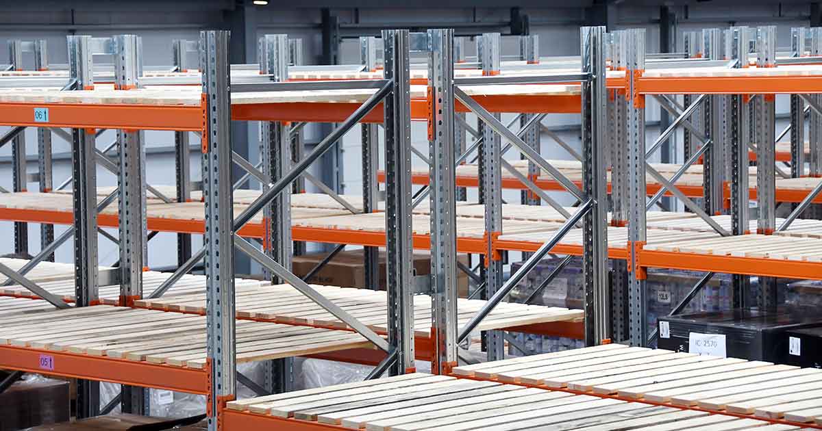 “Side-by-side illustration of a build-to-suit warehouse under construction and a leased warehouse in operation, showing cranes, blueprints, trucks, and workers.”